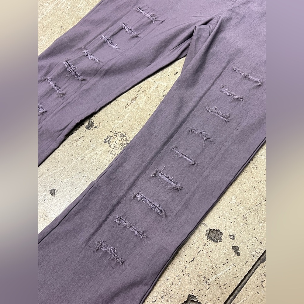 💚 3271. Flared Stretchy Distressed Pants - Picture 3 of 6